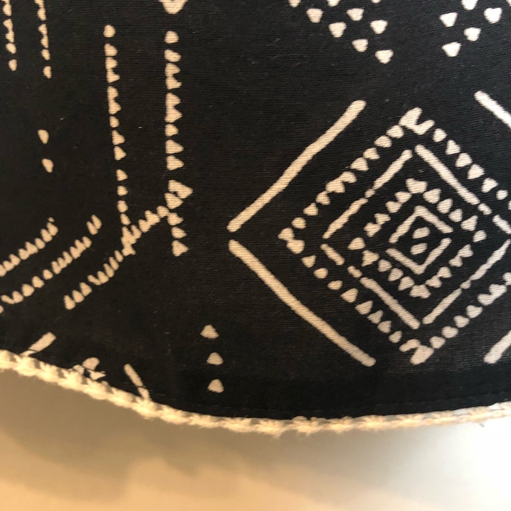 Black & White crop top - Picture 3 of 4